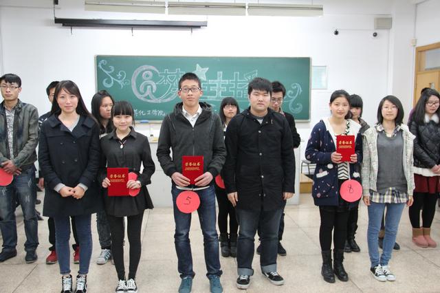 评委与选手合照留念