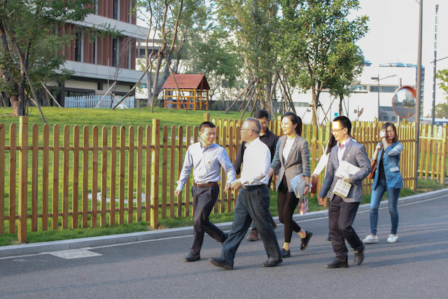 领导前往女寝-邬宇凯