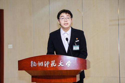 校学生会主席王力为(1)